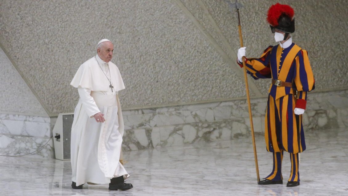 Francisco promulgó la nueva Constitución que transforma el organigrama de la curia romana