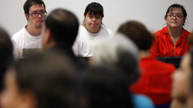 Estudios indagan en las relaciones y vínculos que personas con Síndrome de Down desarrollan con sus familiares