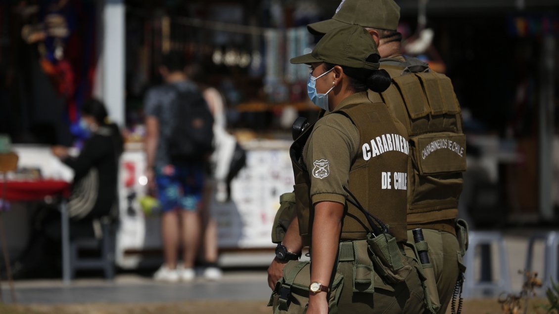 Sujetos realizaron millonario robo de teléfonos desde tienda en Maipú