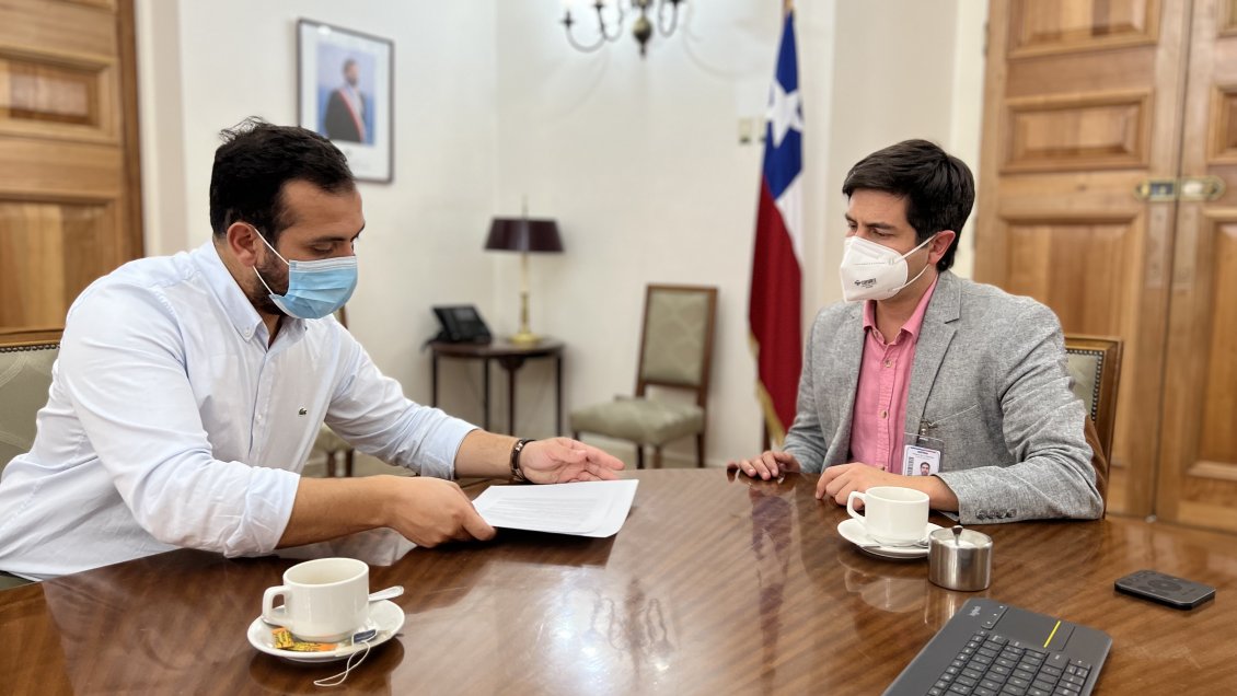 Alcalde de Coyhaique llegó a La Moneda para pedir 