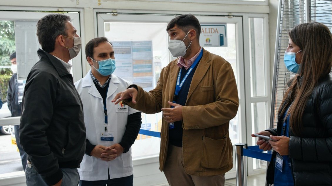 Centros de Salud Familiar de Chillán incorporan anfitriones para agilizar atención de pacientes