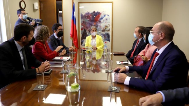 Ministra del Trabajo tras cita con la Sofofa: Quedamos con una buena impresión; hay voluntad de diálogo