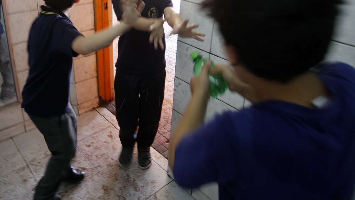 Padre denuncia que a su hijo de 9 años le arrancaron sus pestañas en colegio de Valparaíso