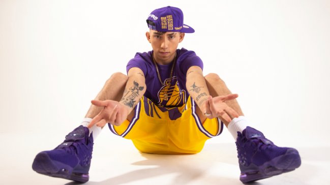 Standly se suma al show de Anuel AA en Chile