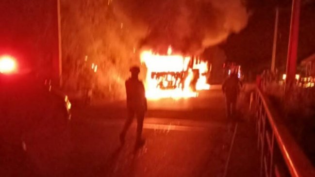 Grupo vinculado a la CAM se adjudicó quema de camiones forestales en Lumaco