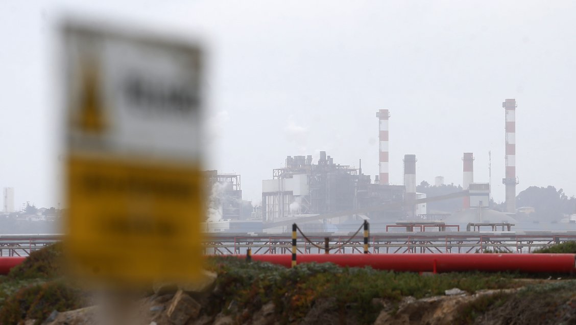 Quintero y Puchuncaví suspenden clases de educación física tras falla en planta de ácido de Codelco