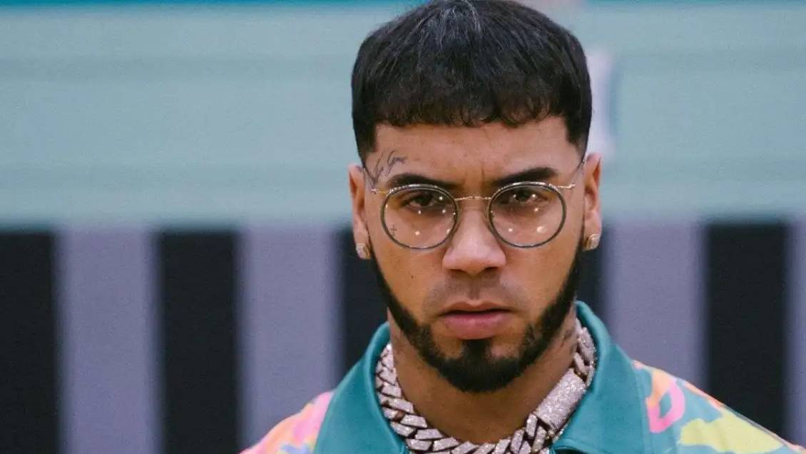 Anuel AA suma show en Movistar Arena