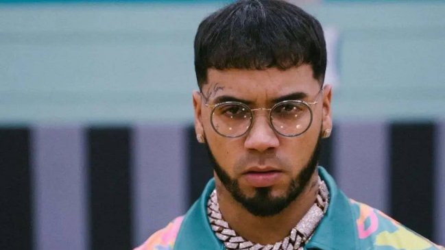 Anuel AA suma show en Movistar Arena