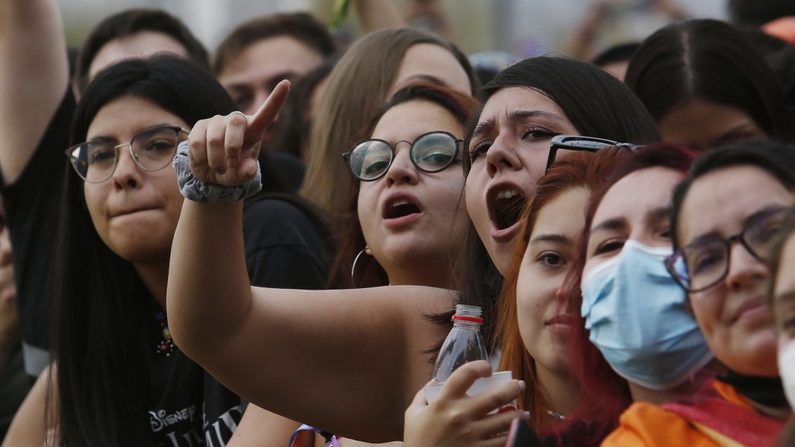 Seremi cursó seis sumarios sanitarios contra Lollapalooza: Detectó a 38 personas con pase de movilidad inhabilitado
