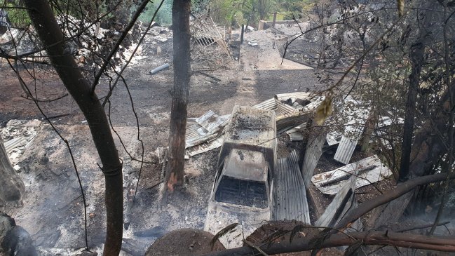 Gobierno analiza querellarse tras ataque que dejó 16 viviendas quemadas en Contulmo