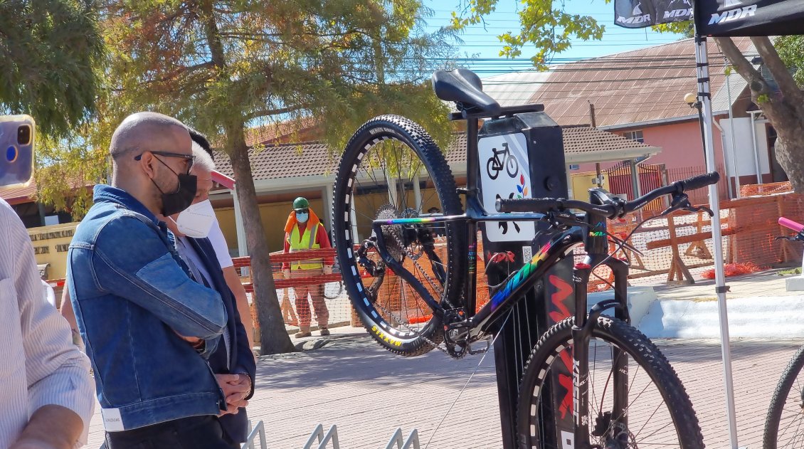 San Nicolás cuenta con el primer tótem de asistencia técnica para bicicletas en la región de Ñuble