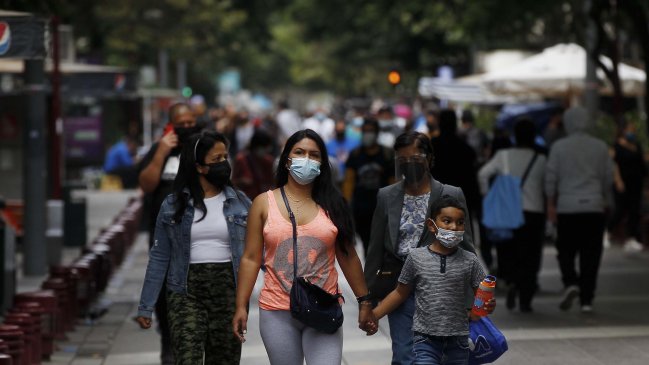 Casos de Covid-19 han bajado un 30 por ciento en los últimos siete días en Chile