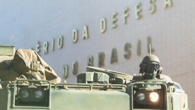 No sólo Viagra: Las Fuerzas Armadas de Brasil también compraron prótesis de pene al por mayor