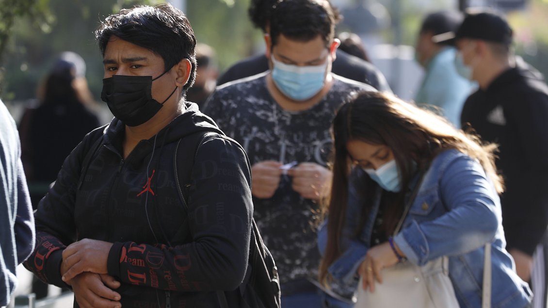 Balance del Minsal: Positividad en Chile bordea el 5 por ciento