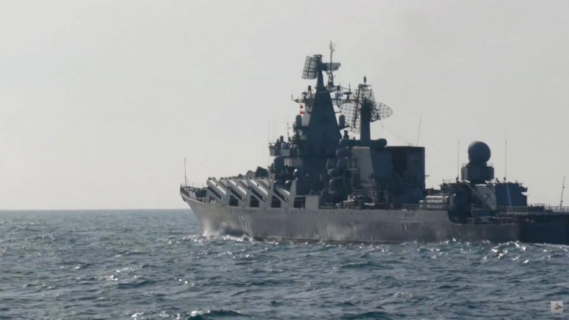 Rusia mueve al sur sus barcos en el mar Negro tras daños a buque insignia