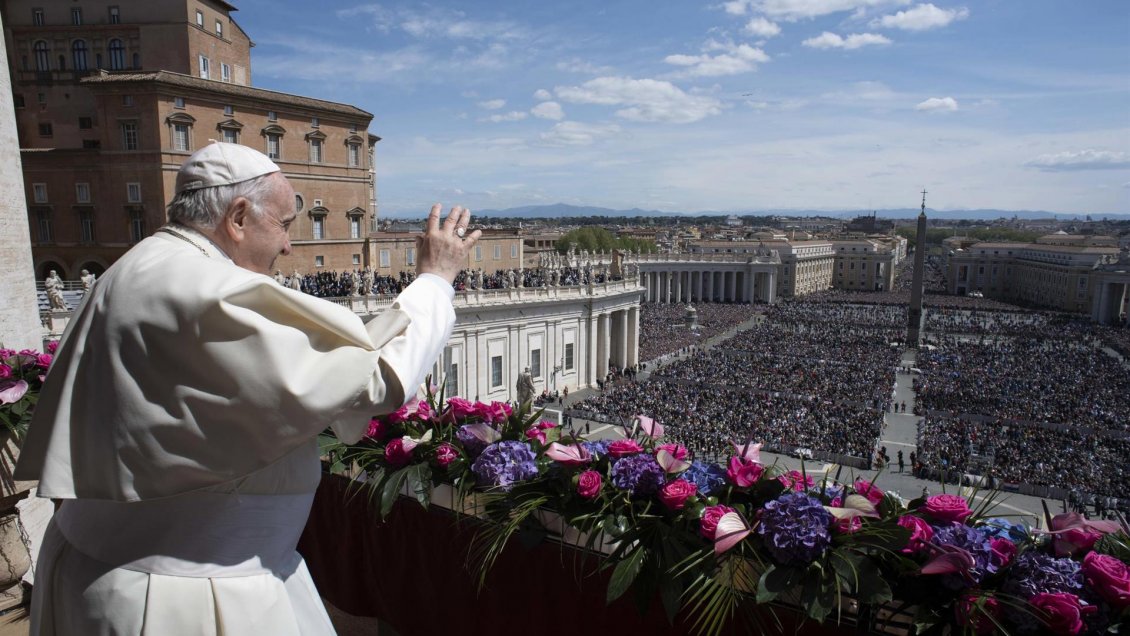 El papa pide en su mensaje de Pascua que los países escuchen el grito de paz