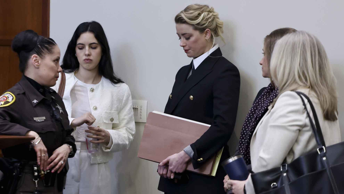 Una de ellas tuiteó en plena instancia: Amigas de Johnny Depp y Amber Heard son expulsadas durante juicio por difamación