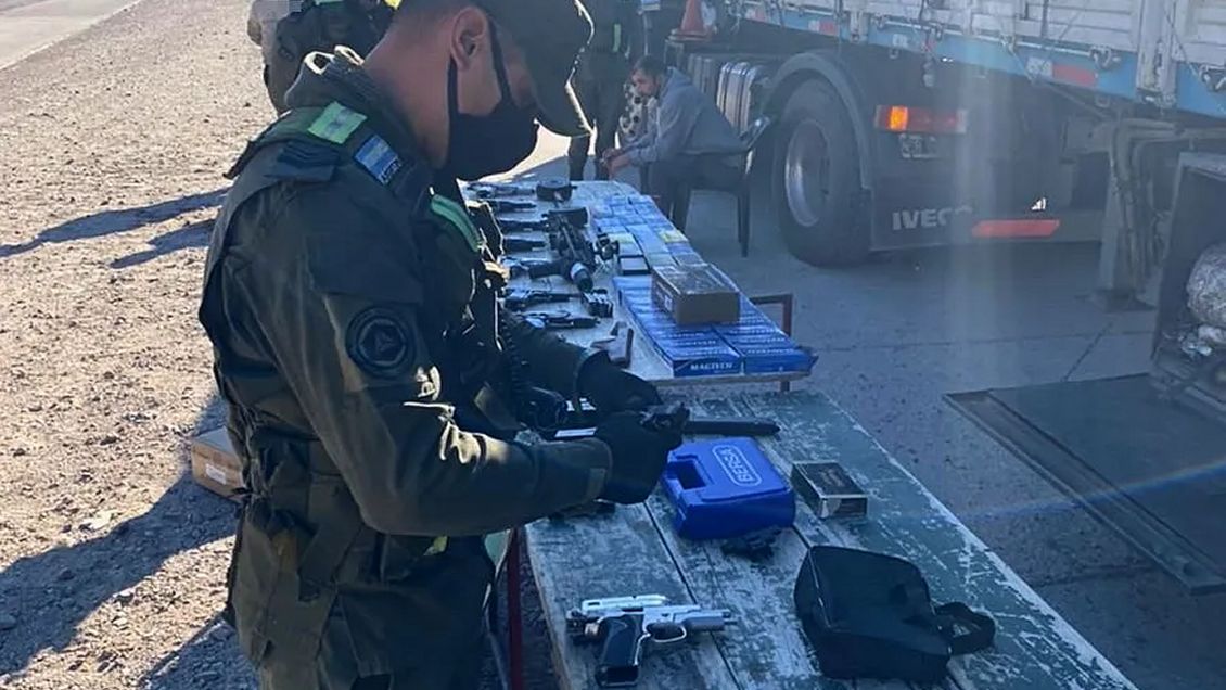 Derecha pide explicaciones al Gobierno por camión con municiones detenido en Mendoza