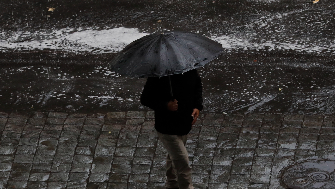 Hay pronóstico de lluvia desde Santiago a Los Ríos