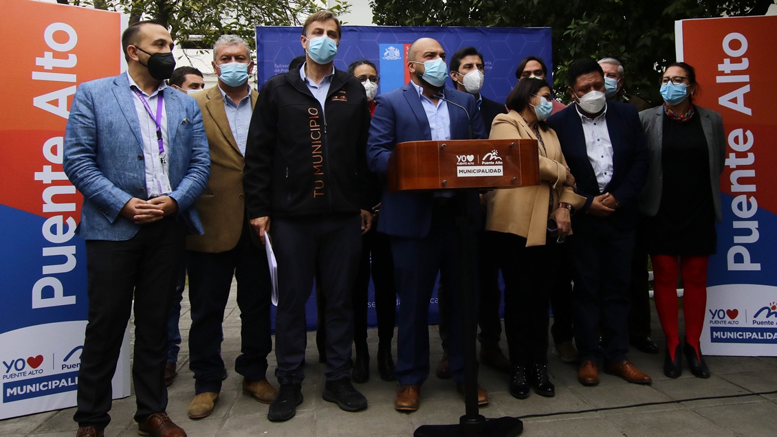 Cónclave de seguridad en Santiago sur: Gobierno anuncia redistribución de recursos