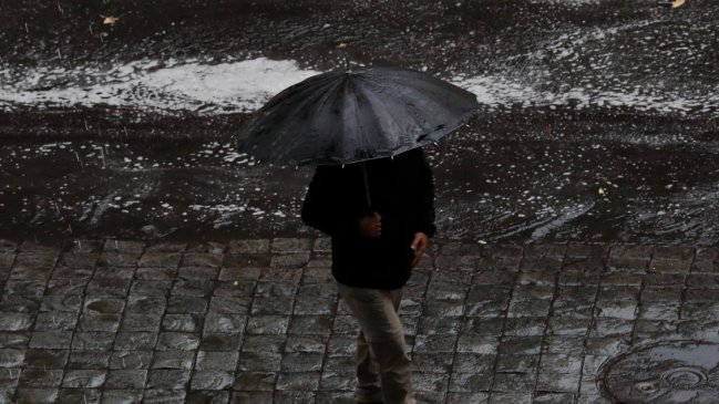 Hay pronóstico de lluvia desde Santiago a Los Ríos