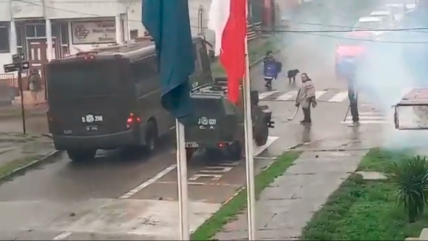   Comuneros y carabineros protagonizaron enfrentamientos frente a la cárcel de Lebu 