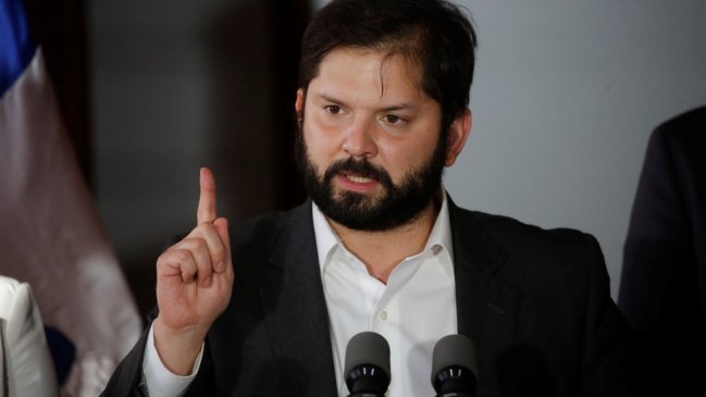 Presidente Boric prometió no quedarse de brazos cruzados ante alza de precios de la canasta básica