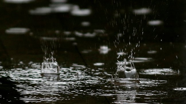 Meteoróloga: En Santiago Centro habrá chubascos aislados y lluvias más intensas en el sector precordillerano