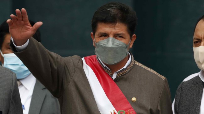 Pedro Castillo anunció proyecto para plebiscitar una nueva Constitución en Perú