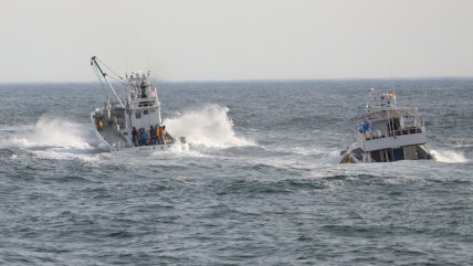  Autoridades japonesas han confirmado al menos 10 muertos en navío turístico naufragado  
