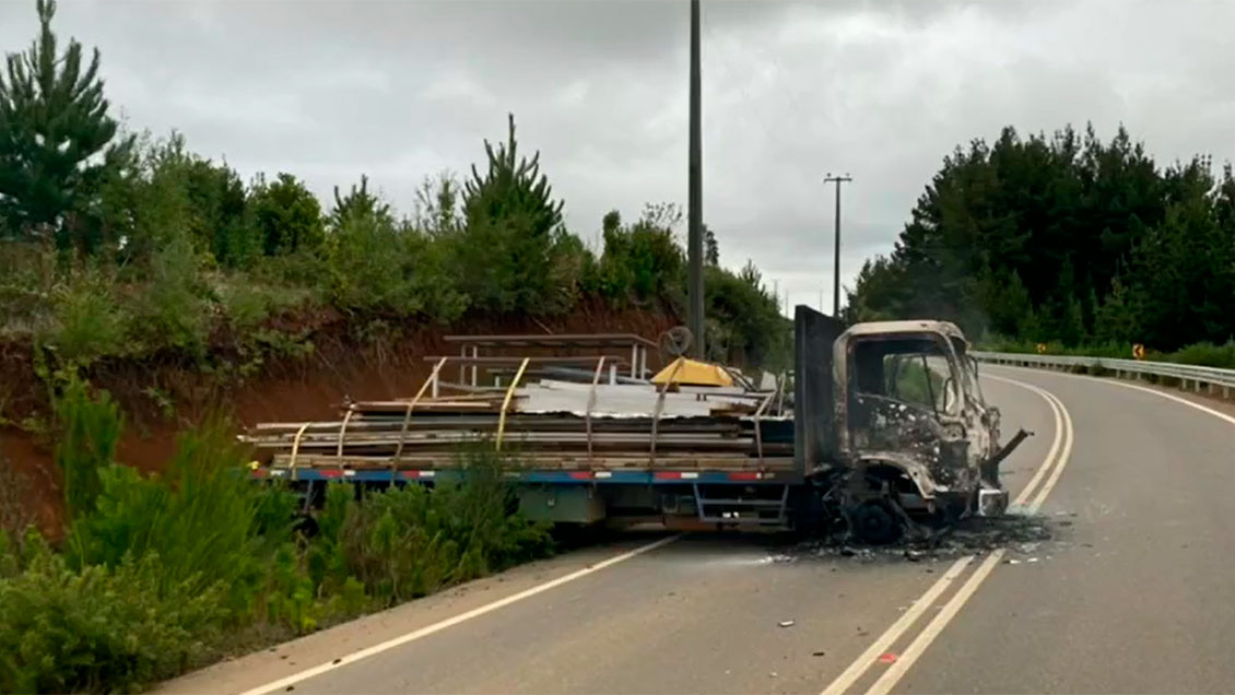 Desconocidos dispararon a conductor de camión en ruta entre Carahue y Tirúa