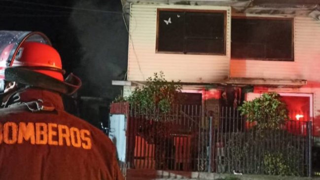 Incendio afectó a casa en la Población Santos Mardones en Punta Arenas