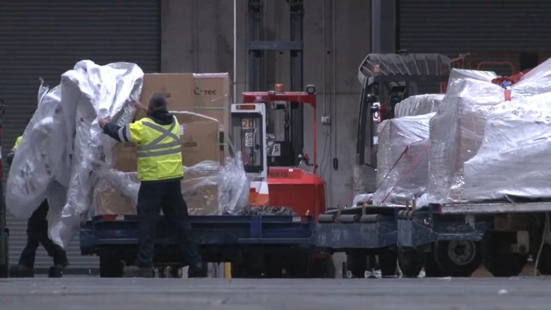 Chile recibió cargamento de casi 500 mil dosis de vacunas Moderna contra el Covid-19