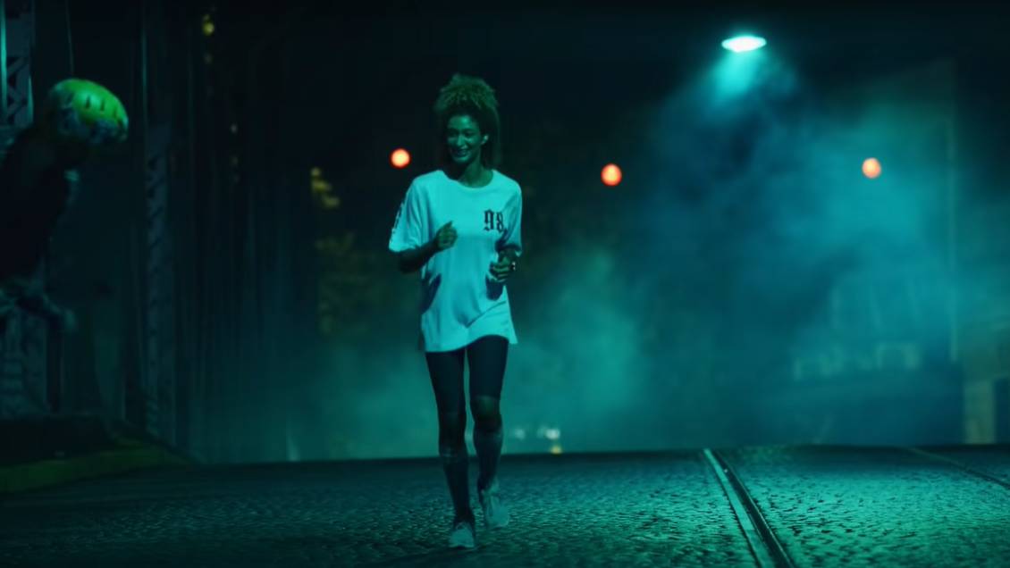 Samsung se tuvo que disculpar por aviso sobre trote femenino nocturno