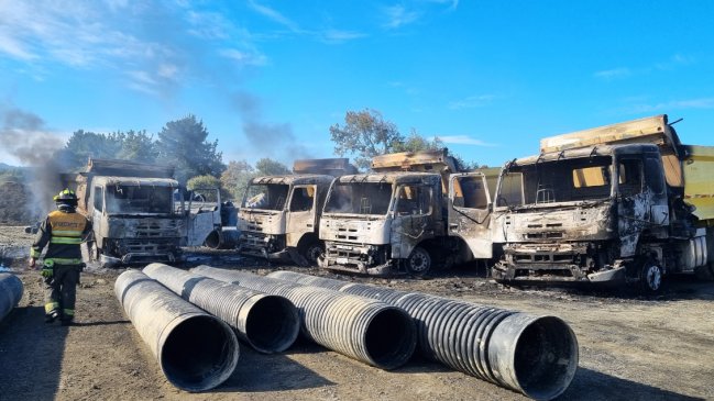 Ataques incendiarios en La Araucanía y Biobío dejaron 26 máquinas quemadas