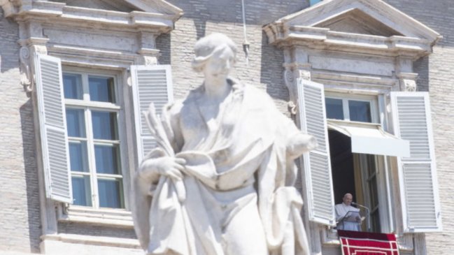 El Vaticano: Limitarse al envío de armas es 