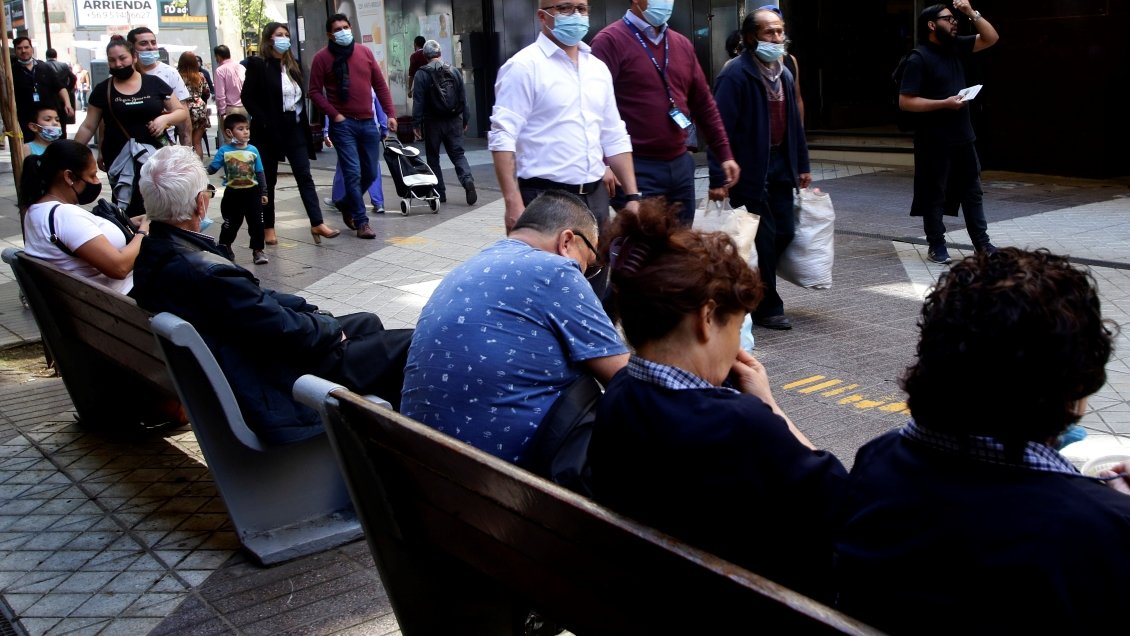 INE: Ocupación informal llegó a 27,3% durante el trimestre enero-marzo