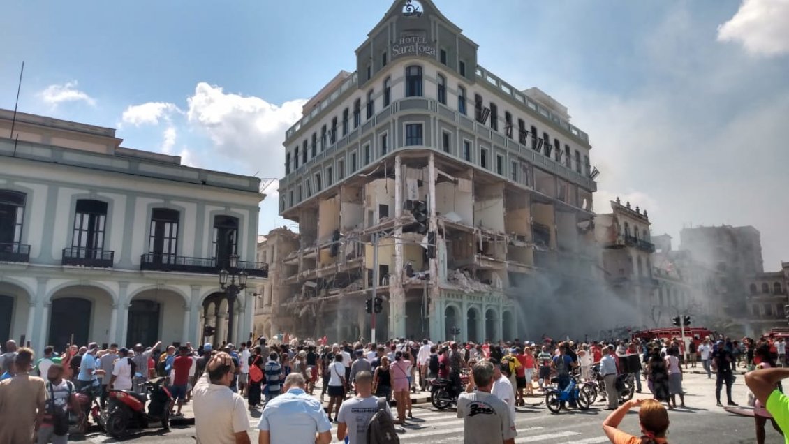 Una fuerte explosión daña gravemente un hotel del centro de La Habana