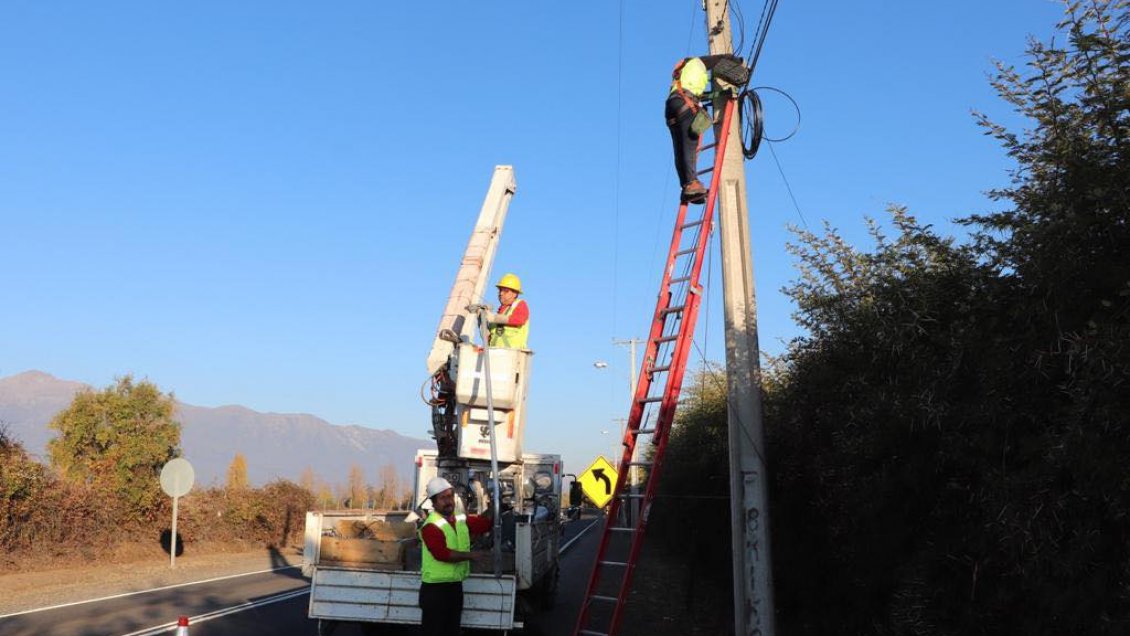 Ejecutan recambio de luminarias en sectores de San Fernando