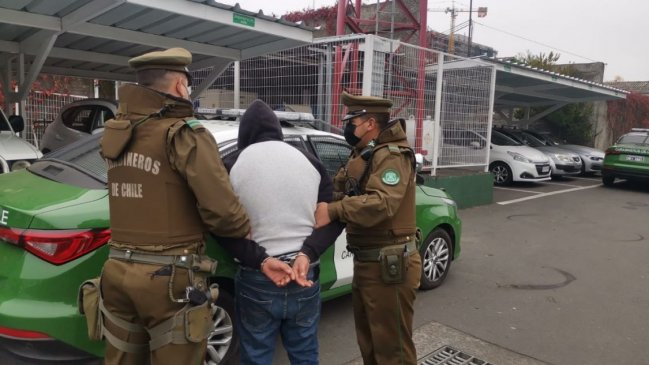 Carabineros detuvo a hombre que escalaba muro perimetral de colegio en Chillán