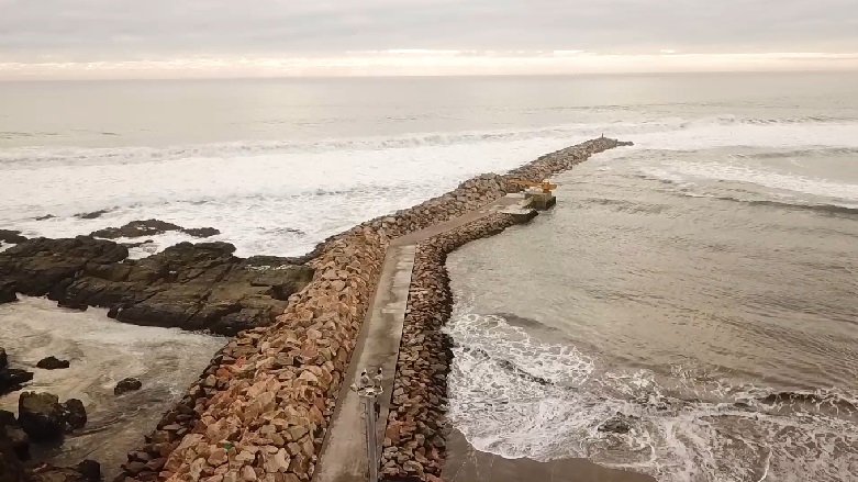 Realizan limpieza de borde costero de Bucalemu