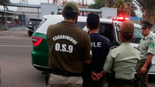 Persecución policial en Iquique terminó con tres menores detenidos: Huían en un auto robado