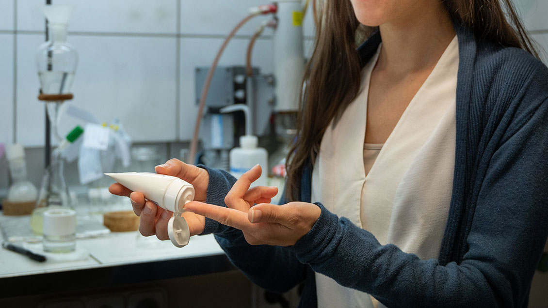 Científicos desarrollaron dos cremas que alivian la sensibilidad cutánea producto de la quimioterapia