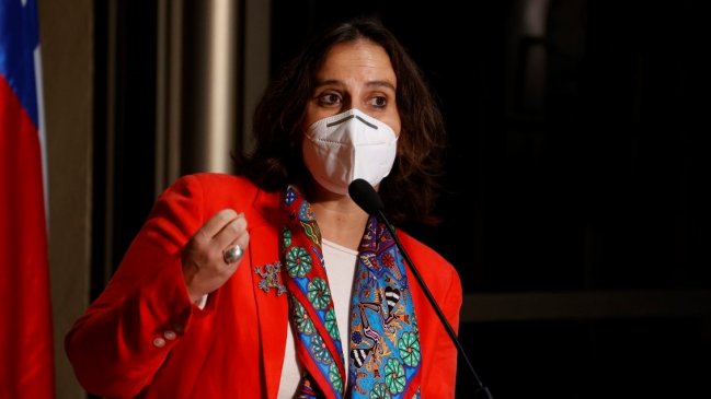 Canciller Urrejola: La consulta sobre política de comercio exterior es un insumo, no será vinculante