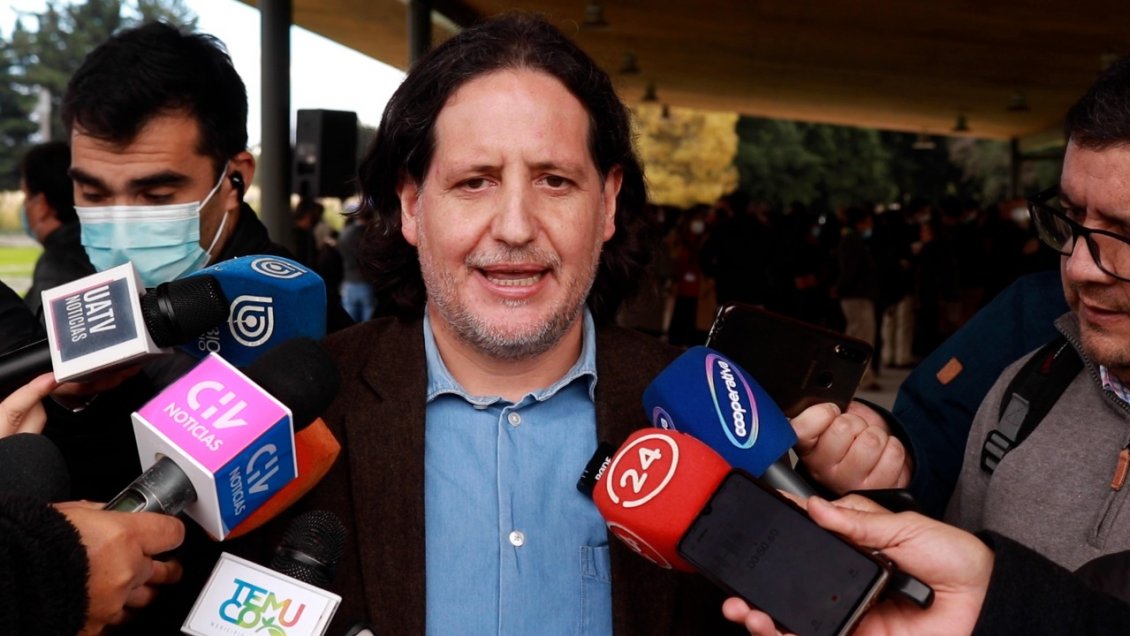 Gobierno se querellará por ataque incendiario en Victoria en que fue herido un trabajador