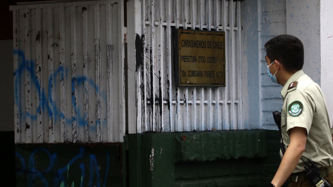 Tribunal consideró culpables de apremios ilegítimos a seis carabineros de Puente Alto