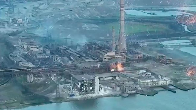 Con estas imágenes acusan a Rusia de uso de bombas de fósforo blanco en Mariúpol