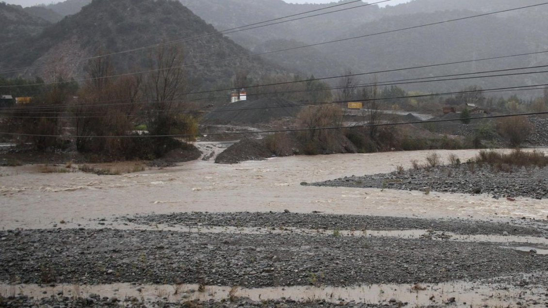 Corte de Rancagua ordena paralizar faena de extracción de áridos en San Fernando