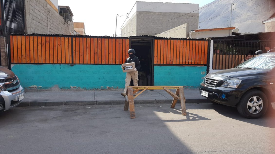 Cayó adolescente sospechoso de amenazar de muerte a directora y profesores de colegio de Iquique