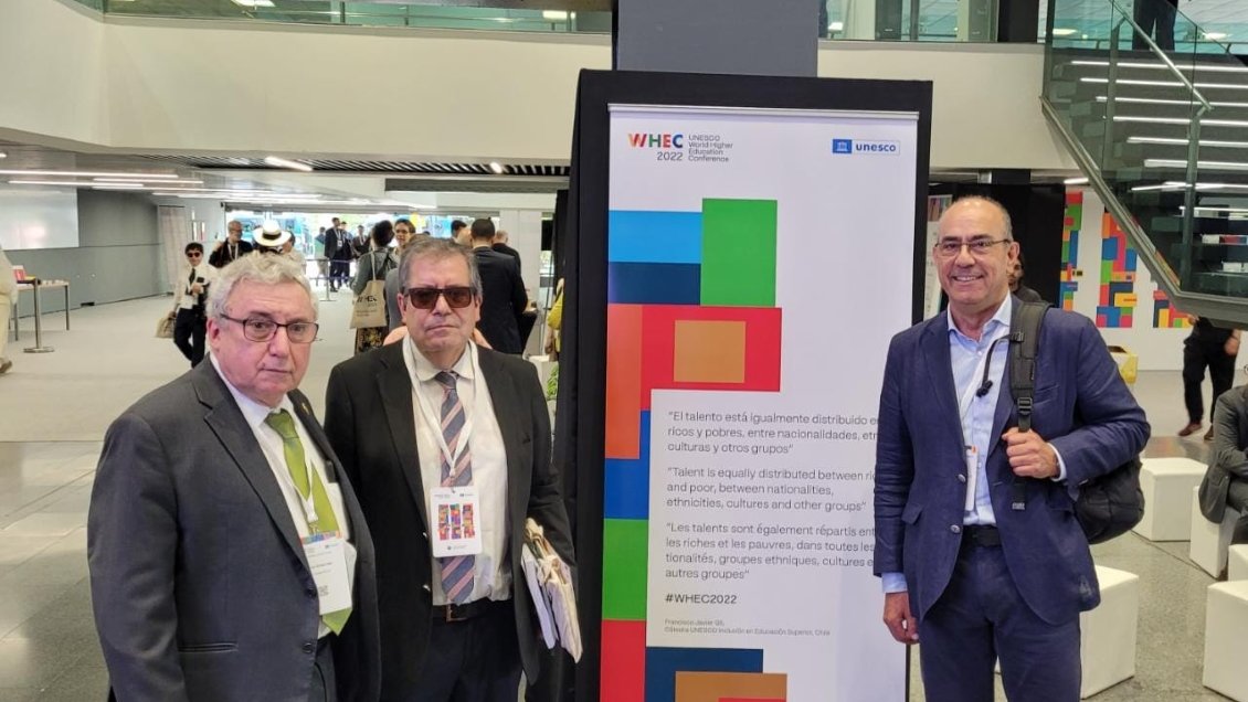 Rector de la Universidad Bernardo O'Higgins participa en conferencia mundial de educación en Barcelona